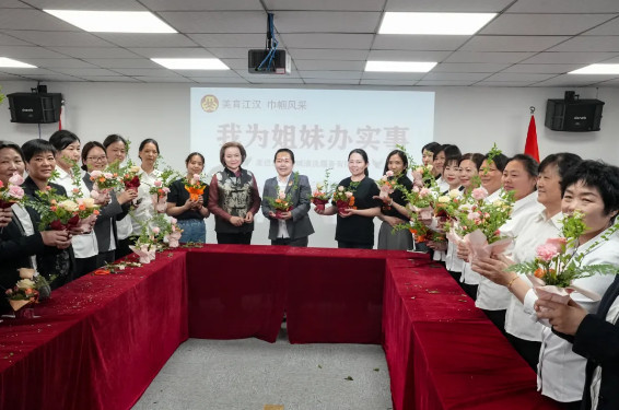 花漾時光，巾幗巧手享春色